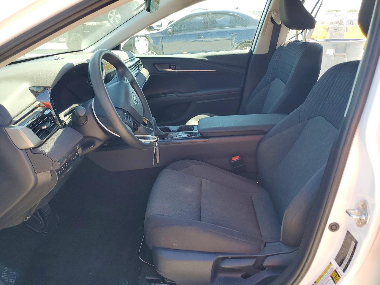 2025 TOYOTA CAMRY LE photo 7