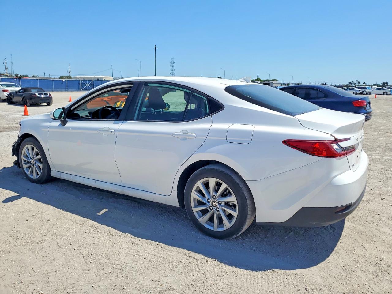 2025 TOYOTA CAMRY LE photo 2