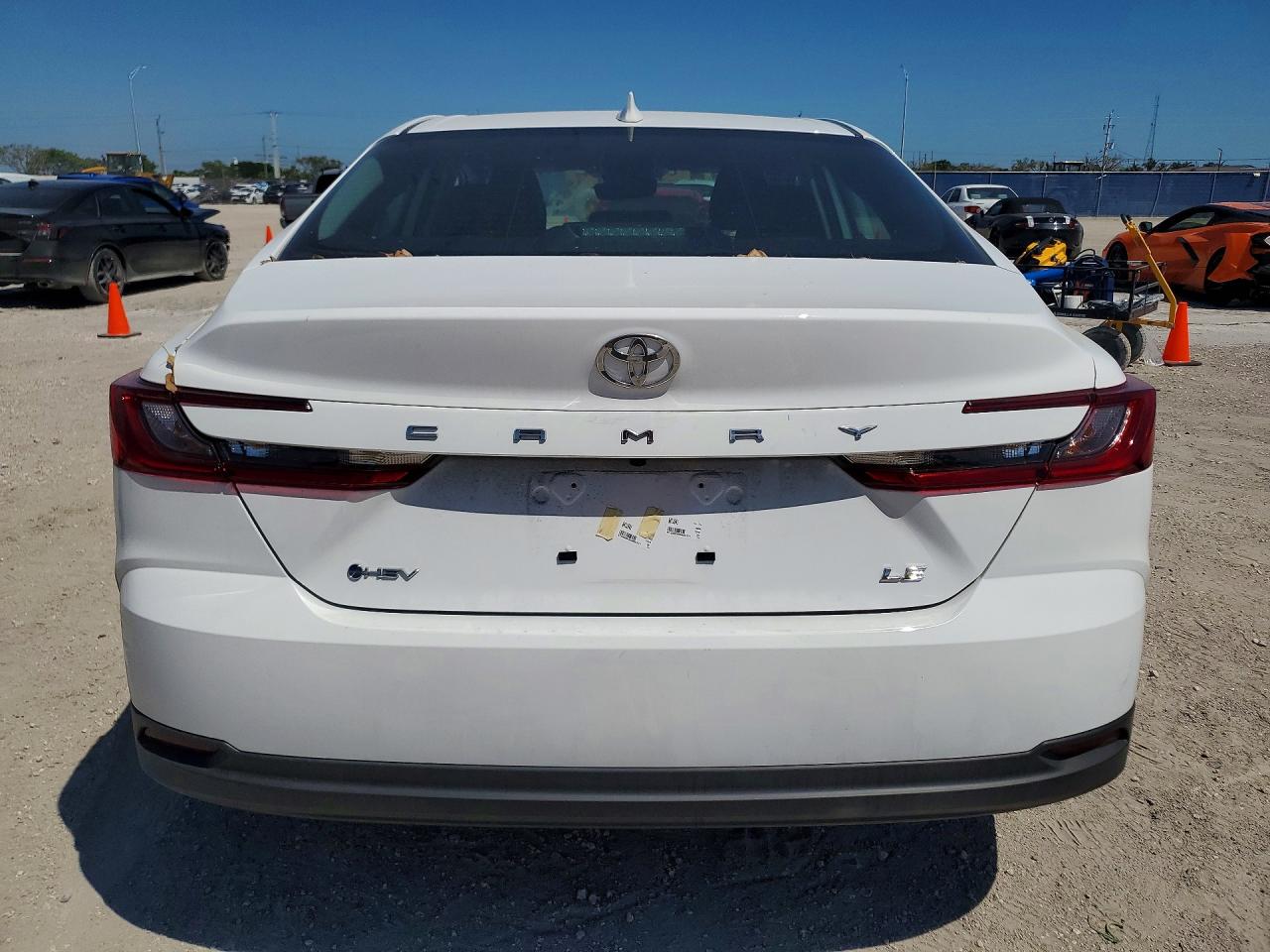 2025 TOYOTA CAMRY LE photo 6