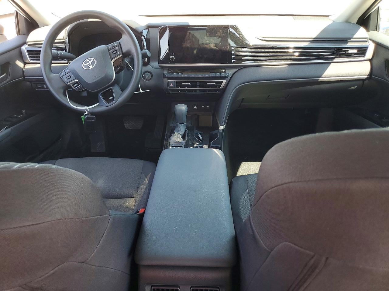 2025 TOYOTA CAMRY LE photo 8