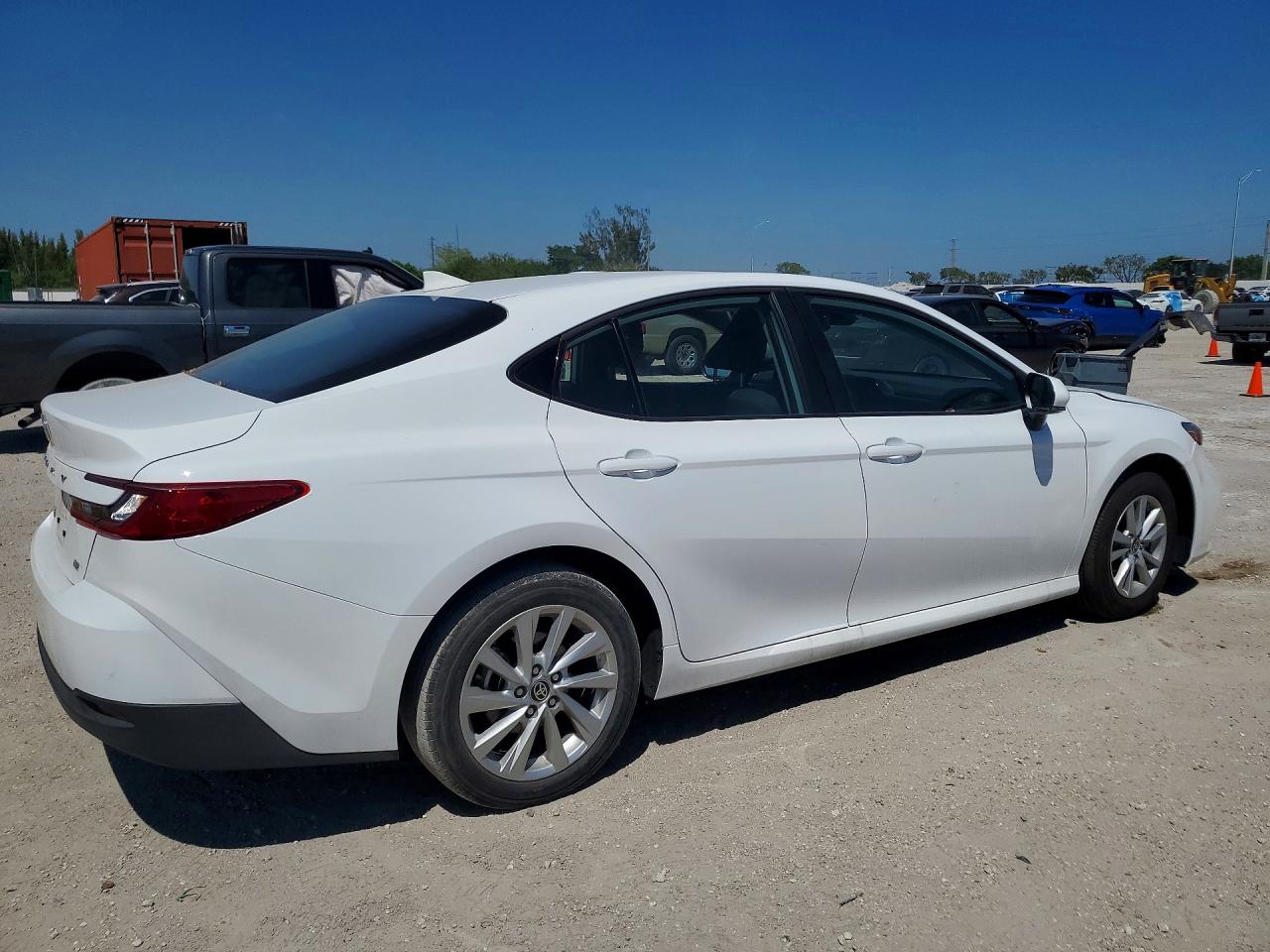 2025 TOYOTA CAMRY LE photo 3