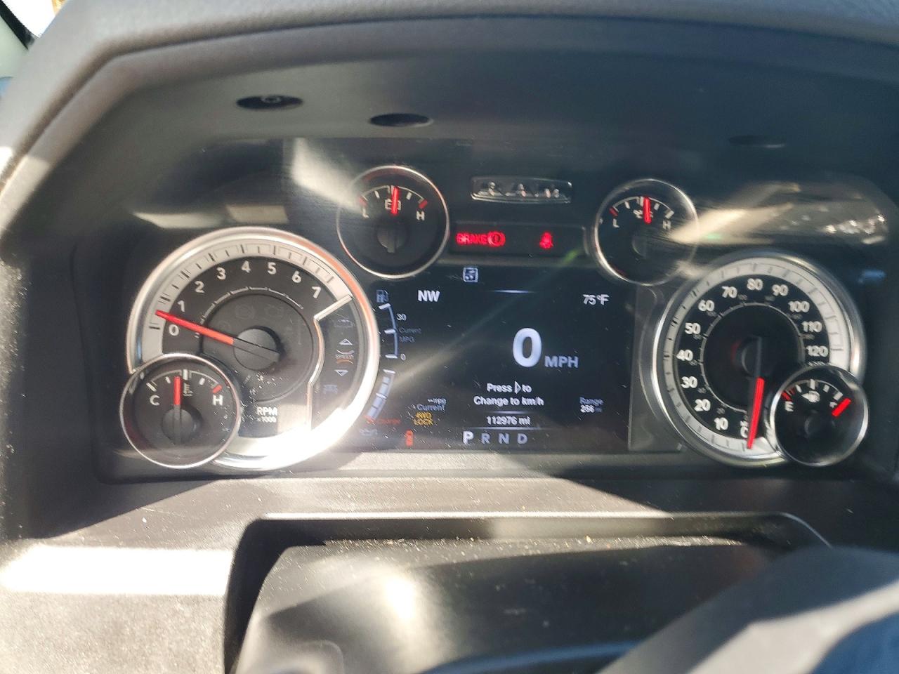 2013 RAM 1500 SLT photo 17