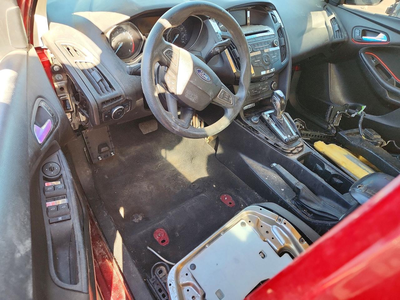2015 FORD FOCUS SE photo 22