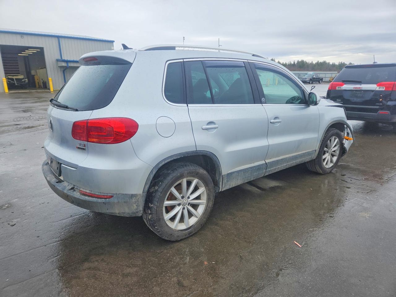 2017 VOLKSWAGEN TIGUAN WOLFSBURG photo 5