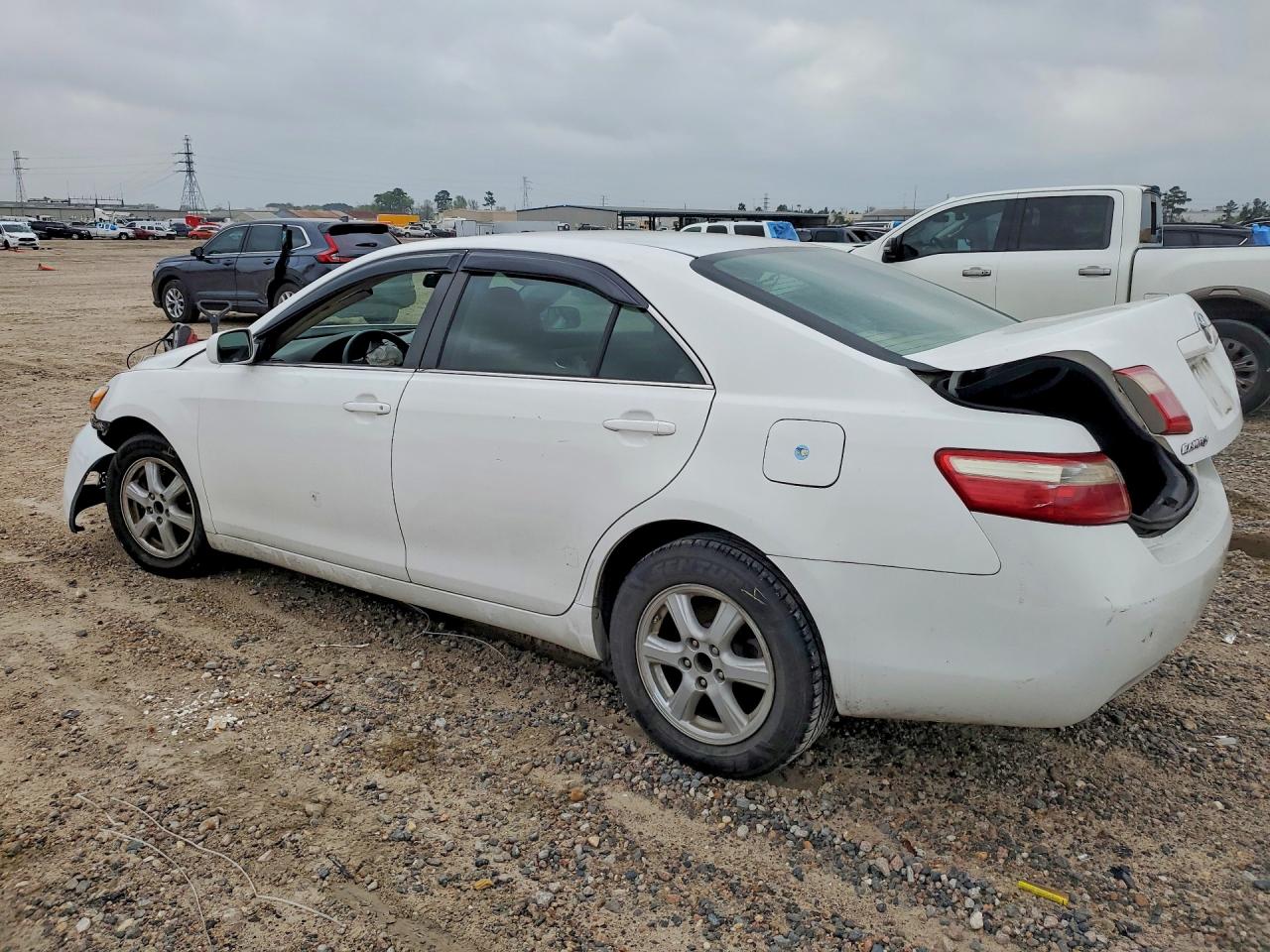 2007 TOYOTA CAMRY LE photo 2