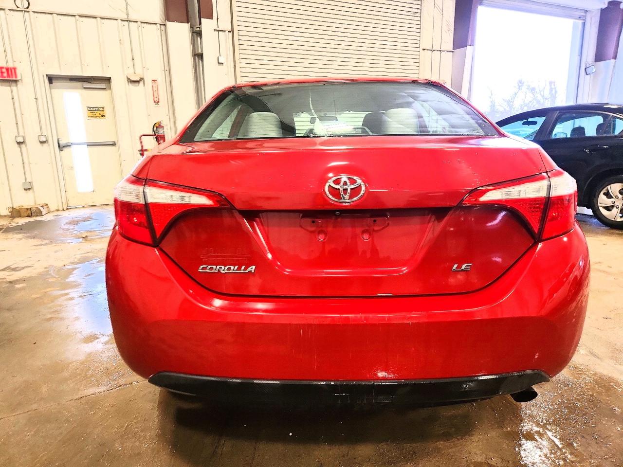2014 TOYOTA COROLLA LE photo 11