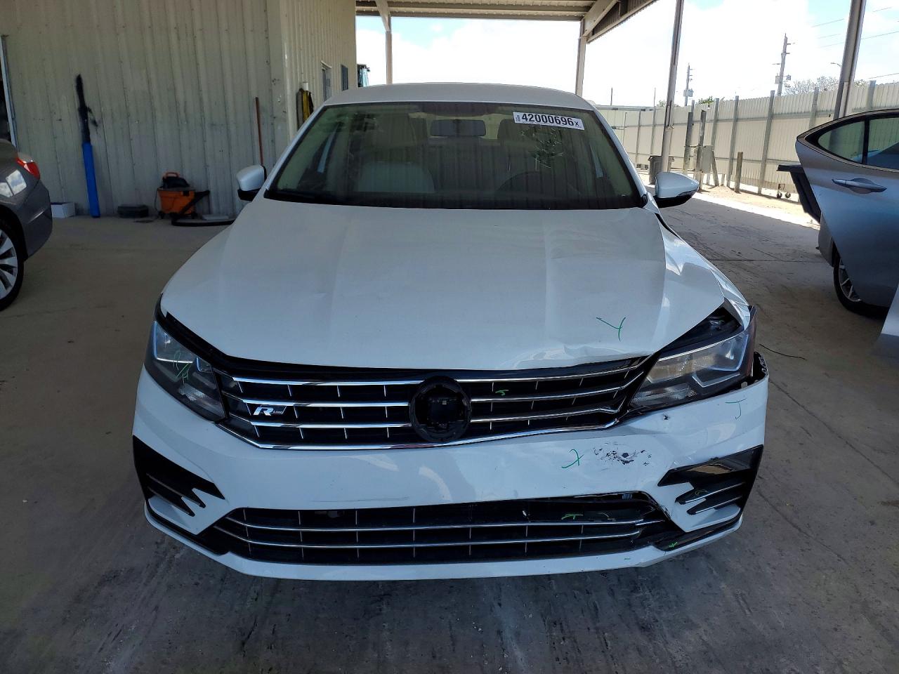 2018 VOLKSWAGEN PASSAT S photo 5