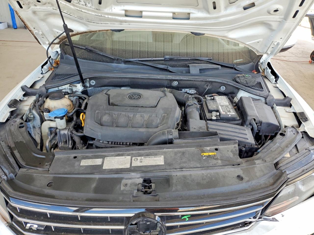 2018 VOLKSWAGEN PASSAT S photo 11