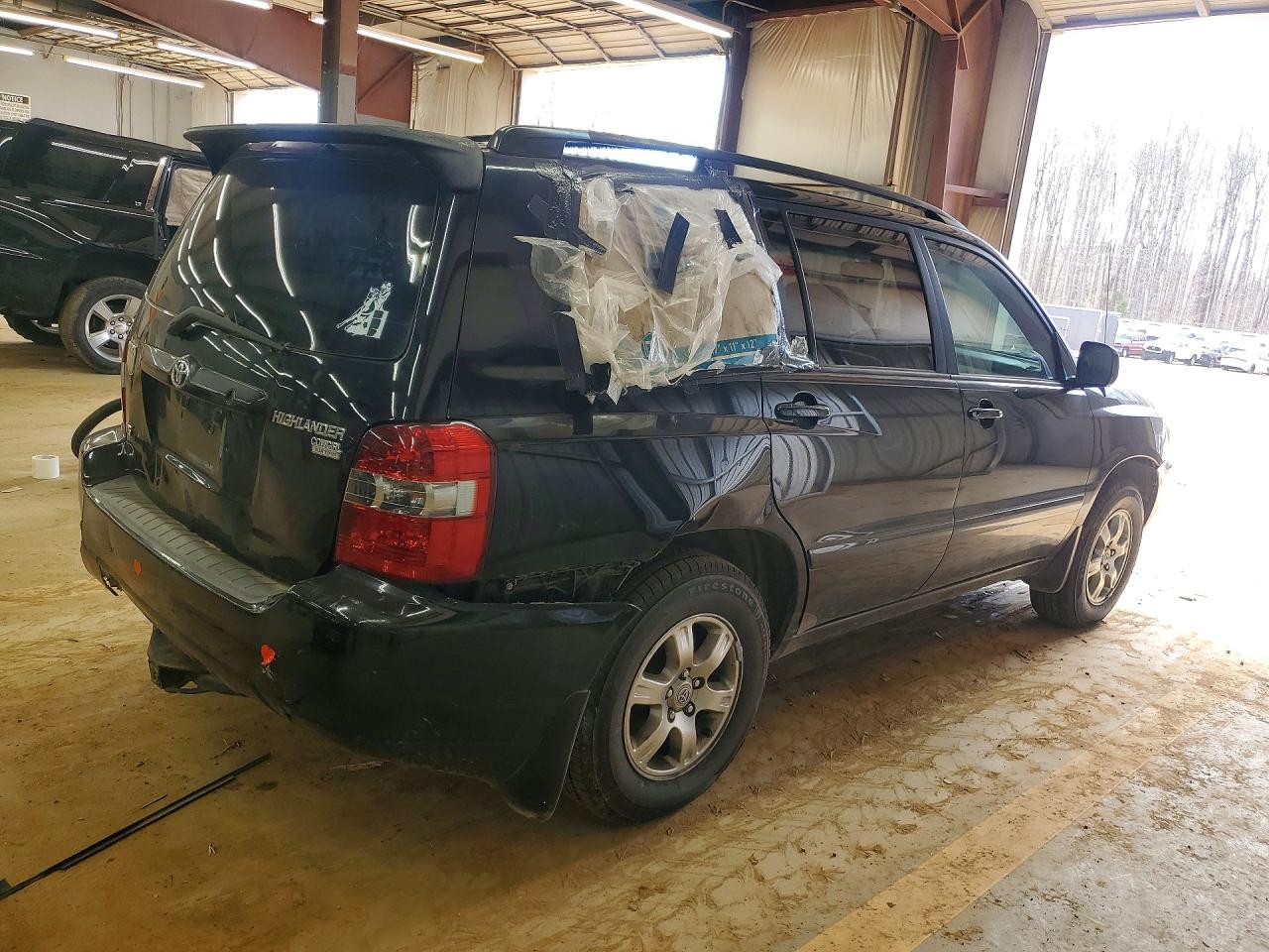 2004 TOYOTA HIGHLANDER photo 3