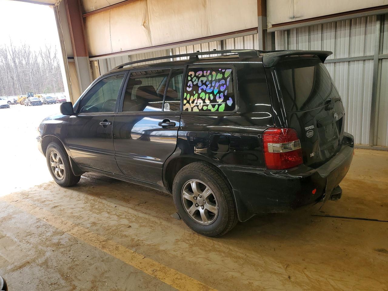 2004 TOYOTA HIGHLANDER photo 2