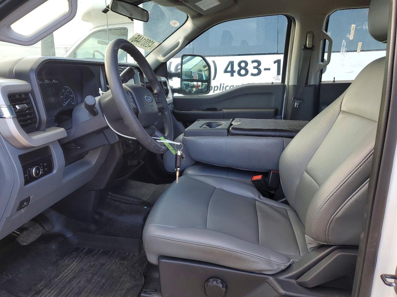 2024 FORD F350 SUPER DUTY TRUCK CAB AND CHASSIS photo 7