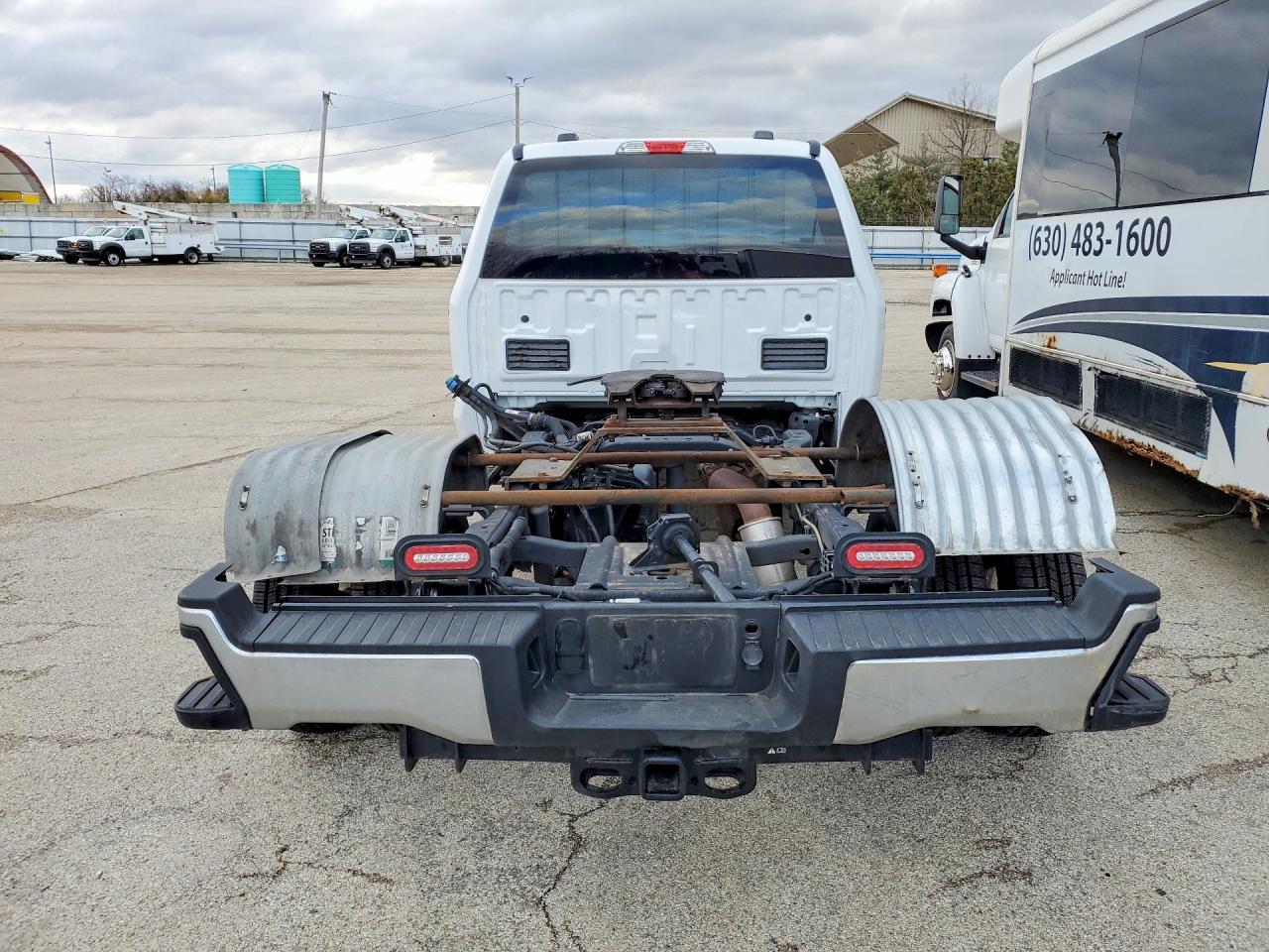 2024 FORD F350 SUPER DUTY TRUCK CAB AND CHASSIS photo 6