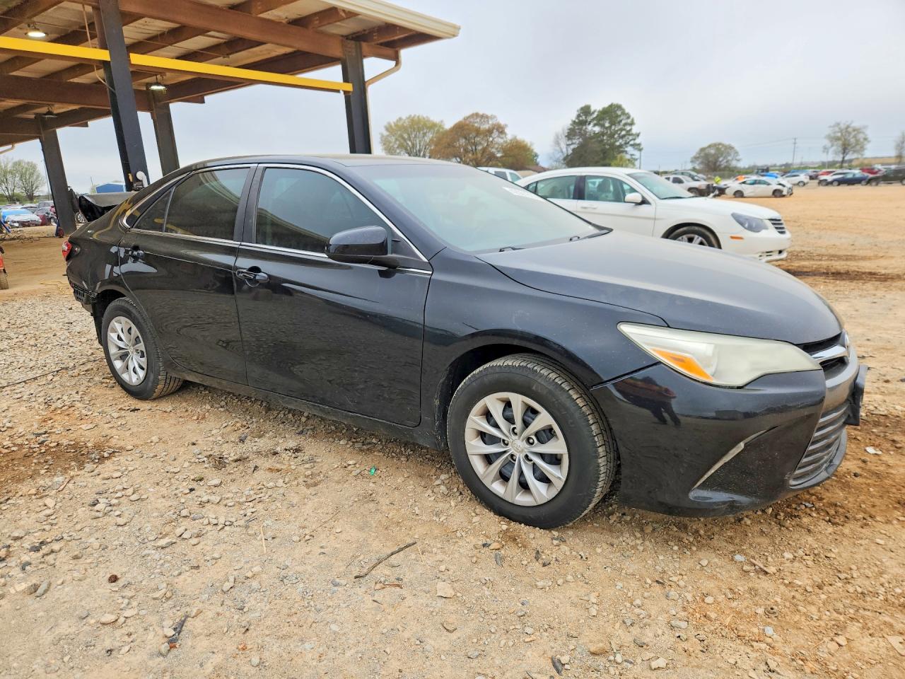 2016 TOYOTA CAMRY LE photo 4