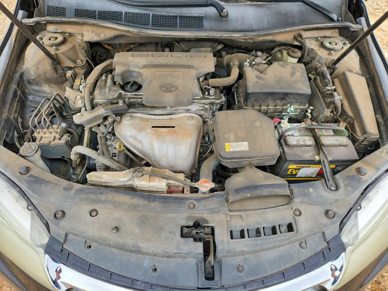 2016 TOYOTA CAMRY LE photo 11