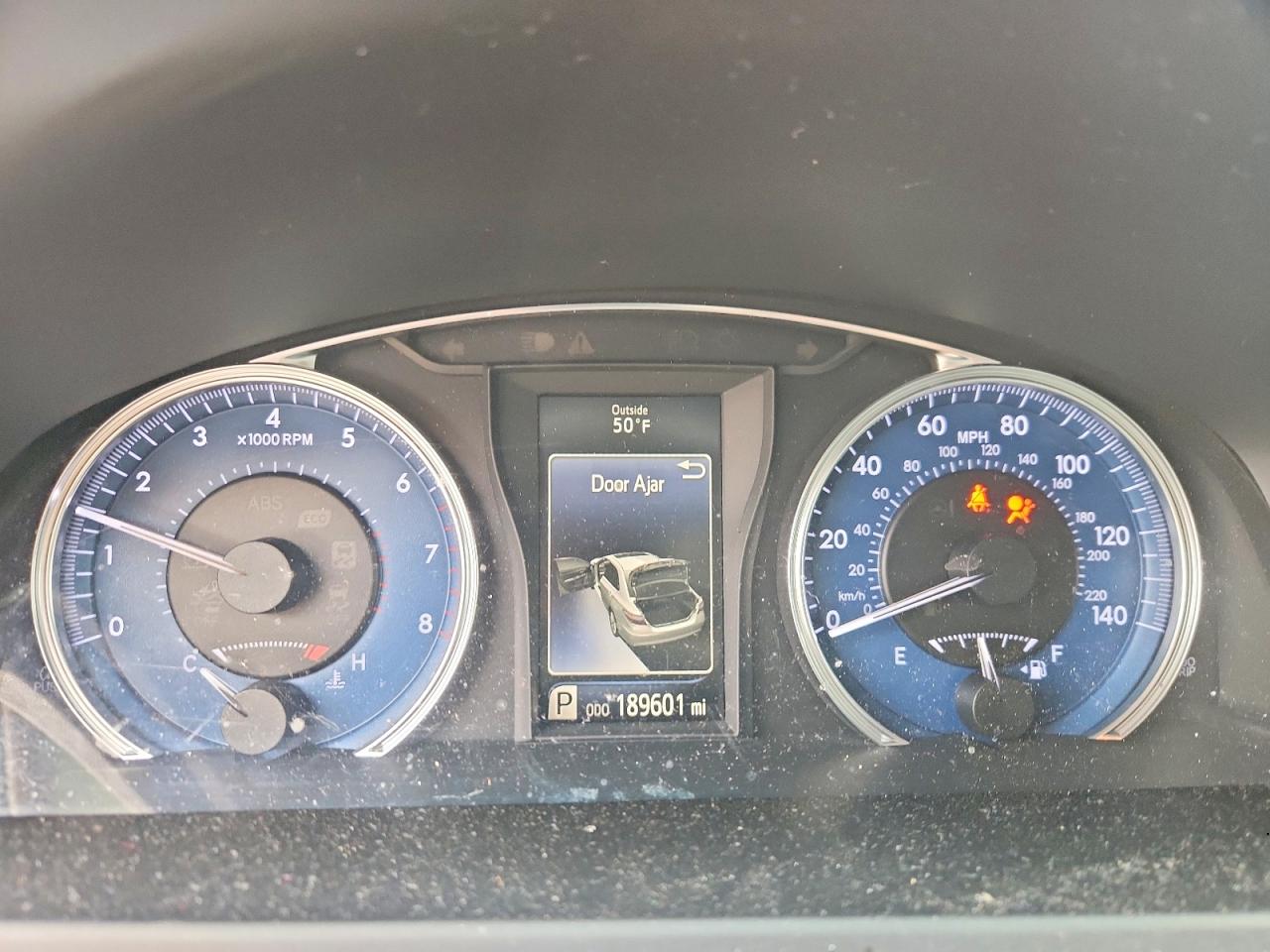 2016 TOYOTA CAMRY LE photo 9