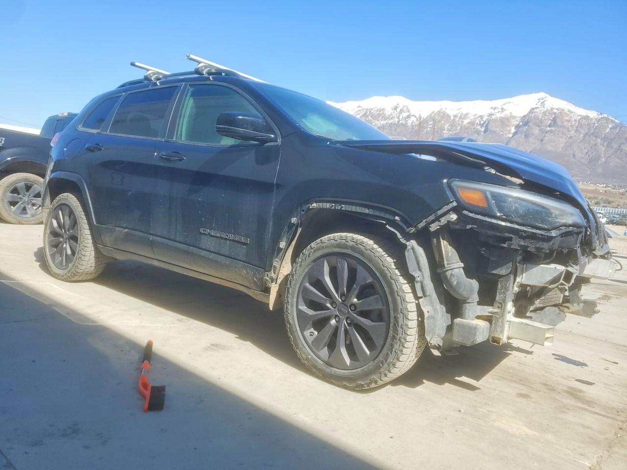 2019 JEEP CHEROKEE LIMITED photo 4