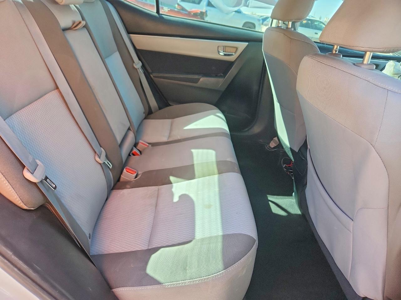 2017 TOYOTA COROLLA LE photo 28