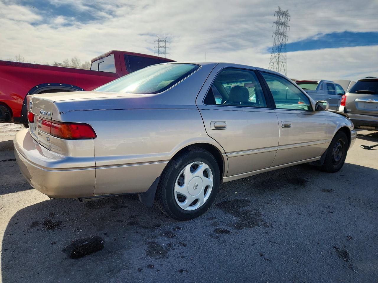 1999 TOYOTA CAMRY LE V6 photo 3