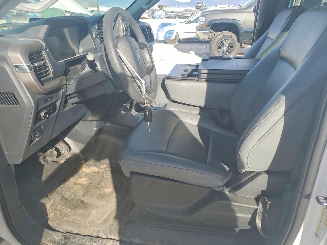2025 FORD F150 XL photo 19