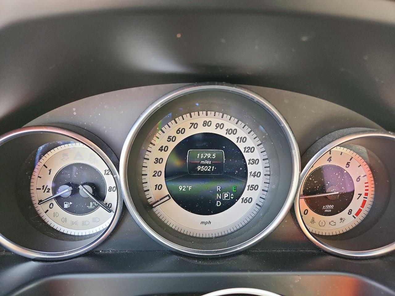 2014 MERCEDES-BENZ E 550 4MATIC photo 25