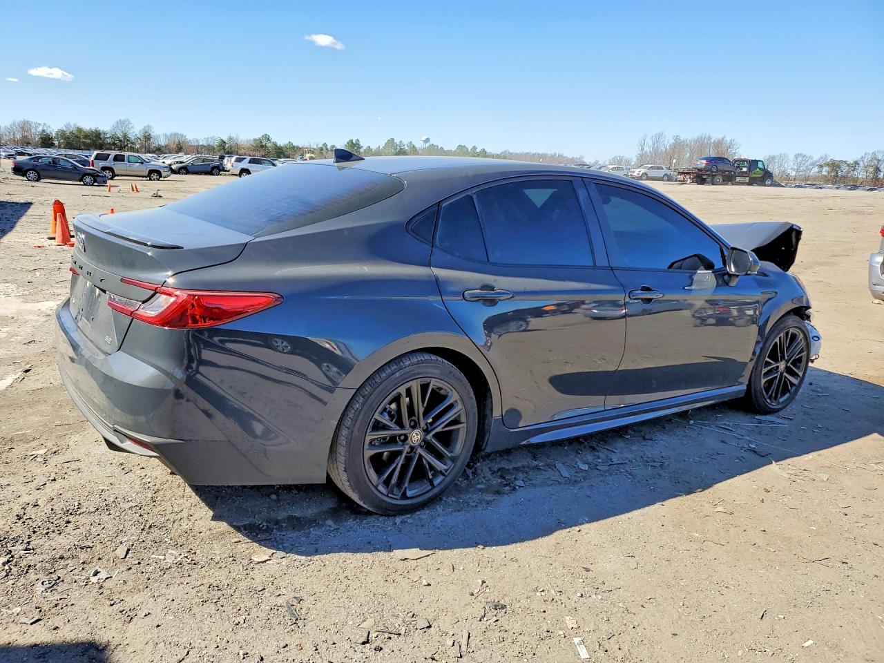 2025 TOYOTA CAMRY SE photo 5