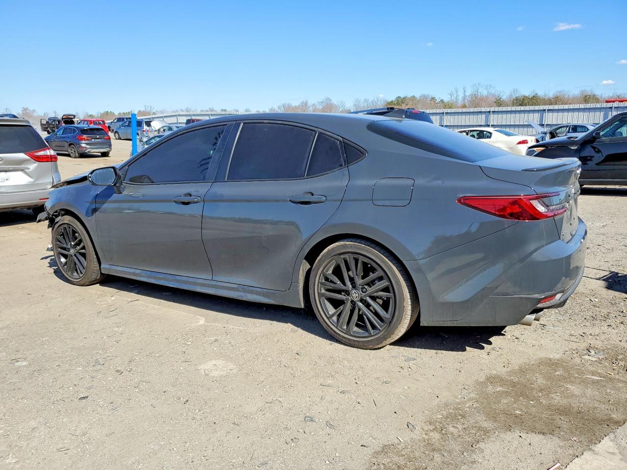 2025 TOYOTA CAMRY SE photo 3