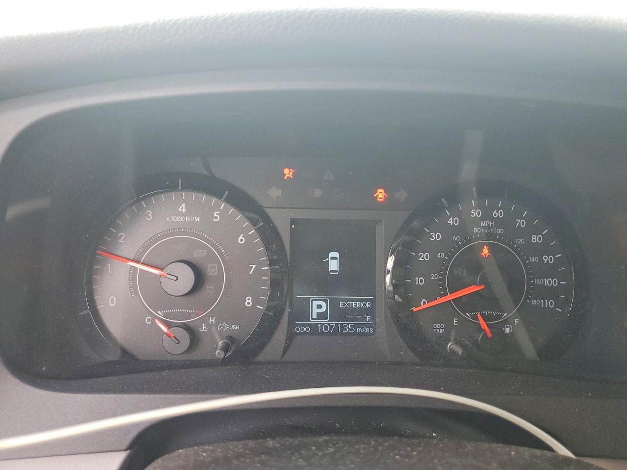 2015 TOYOTA SIENNA LE 8-PASSENGER photo 9