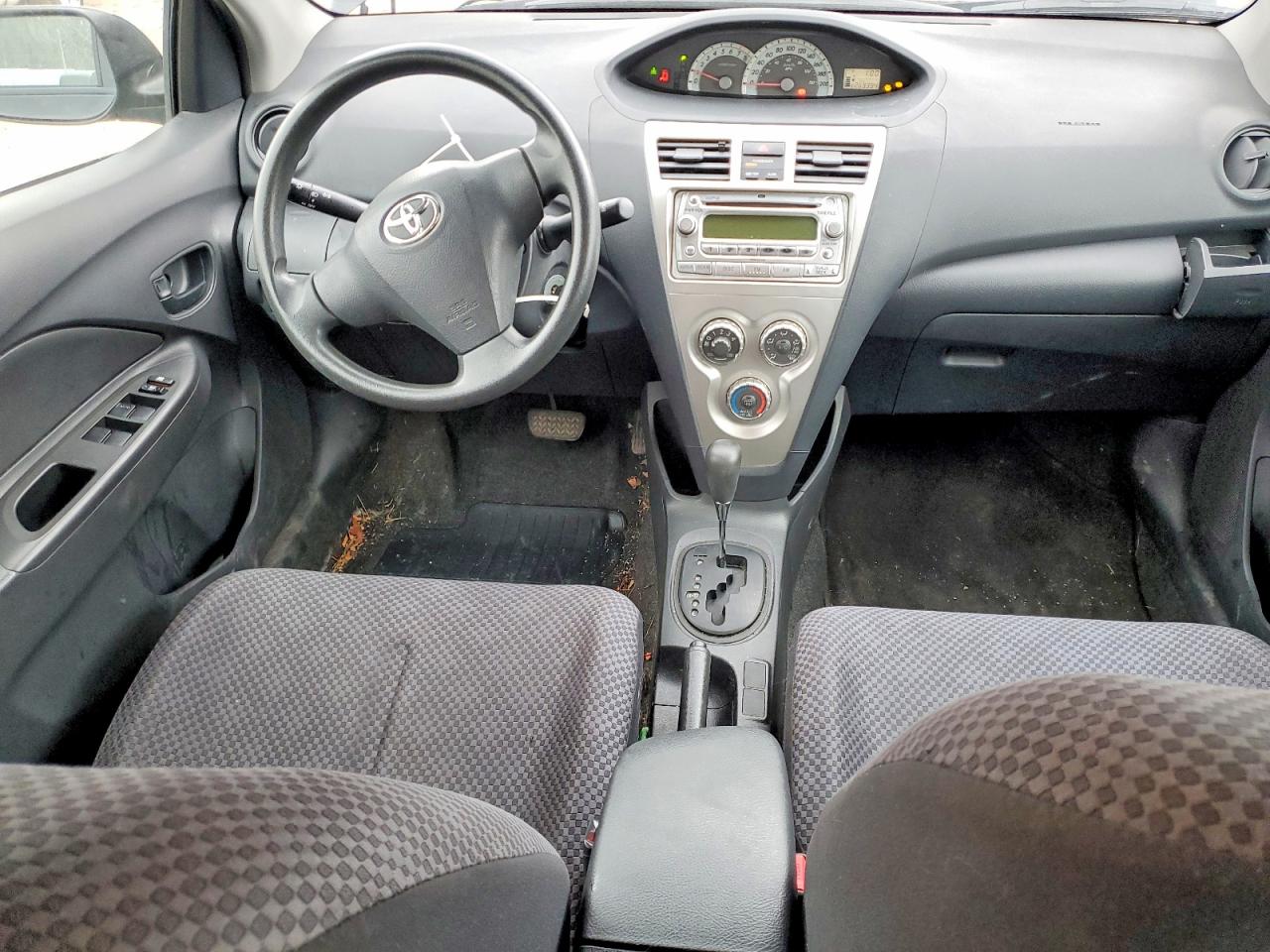 2007 TOYOTA YARIS BASE photo 8