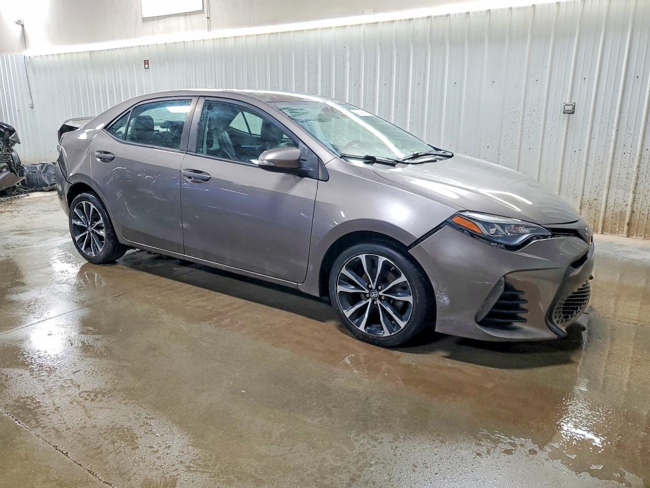 2017 TOYOTA COROLLA SE photo 4