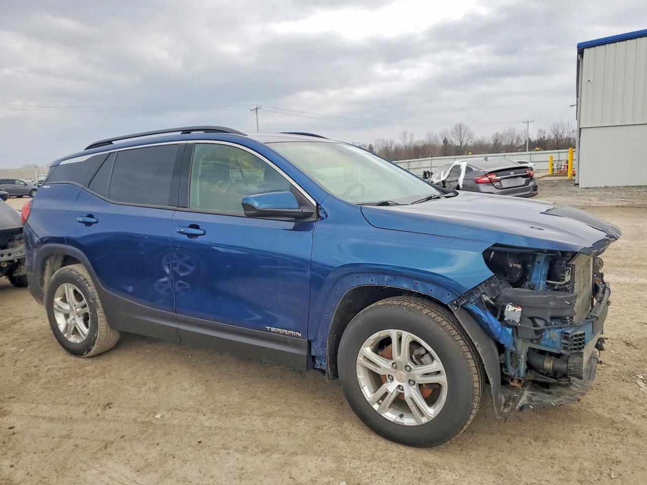2019 GMC TERRAIN SLE photo 4
