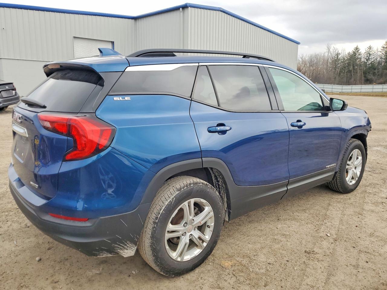 2019 GMC TERRAIN SLE photo 3