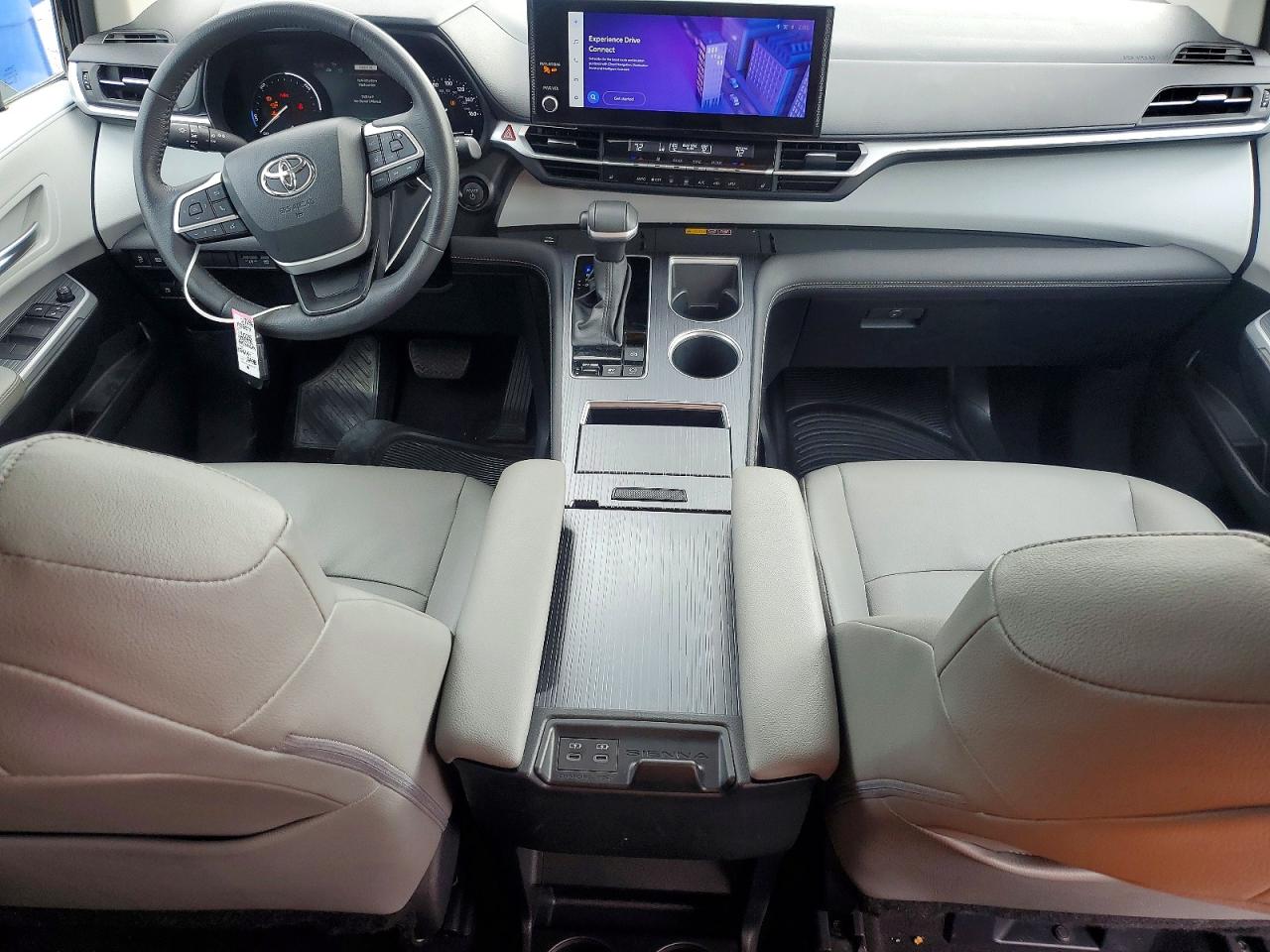 2025 TOYOTA SIENNA XLE 8-PASSENGER photo 15