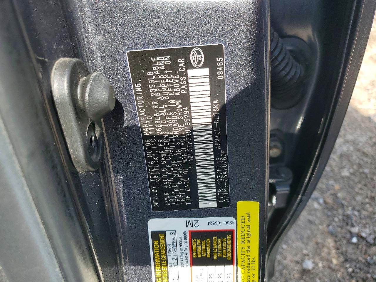 2011 TOYOTA CAMRY SE photo 23