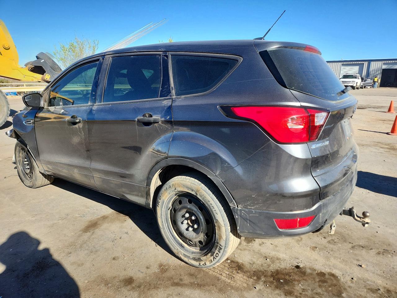 2019 FORD ESCAPE S photo 2