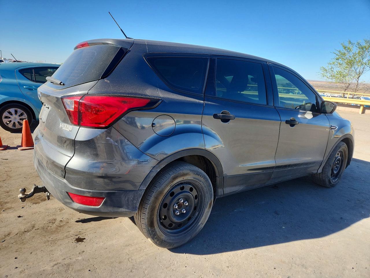 2019 FORD ESCAPE S photo 3