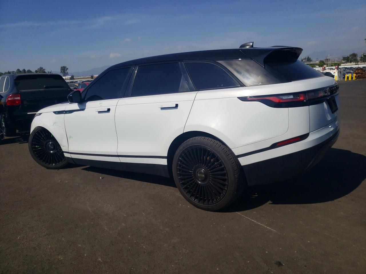 2020 LAND ROVER RANGE ROVER VELAR S photo 4