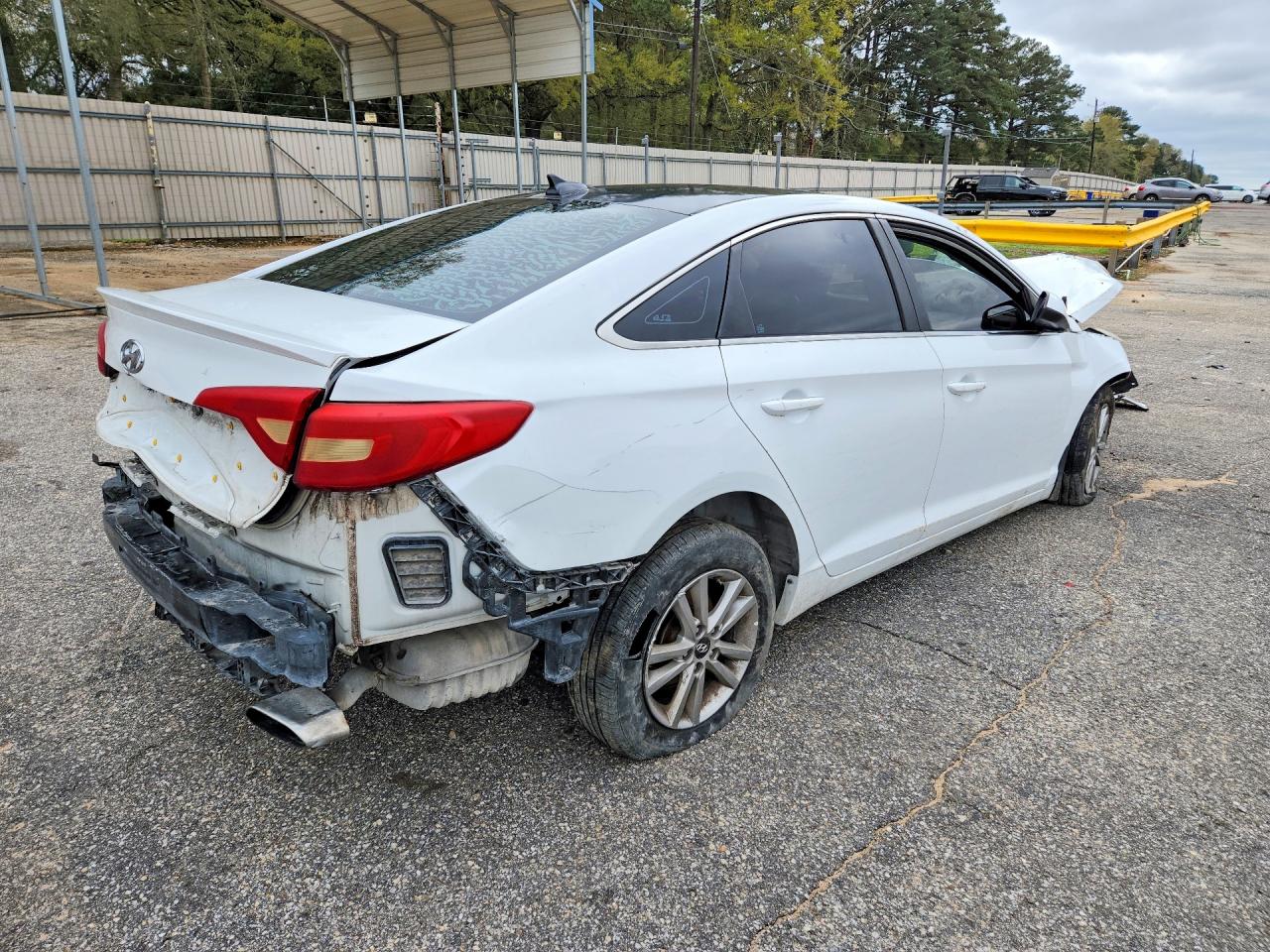 2016 HYUNDAI SONATA SE photo 3