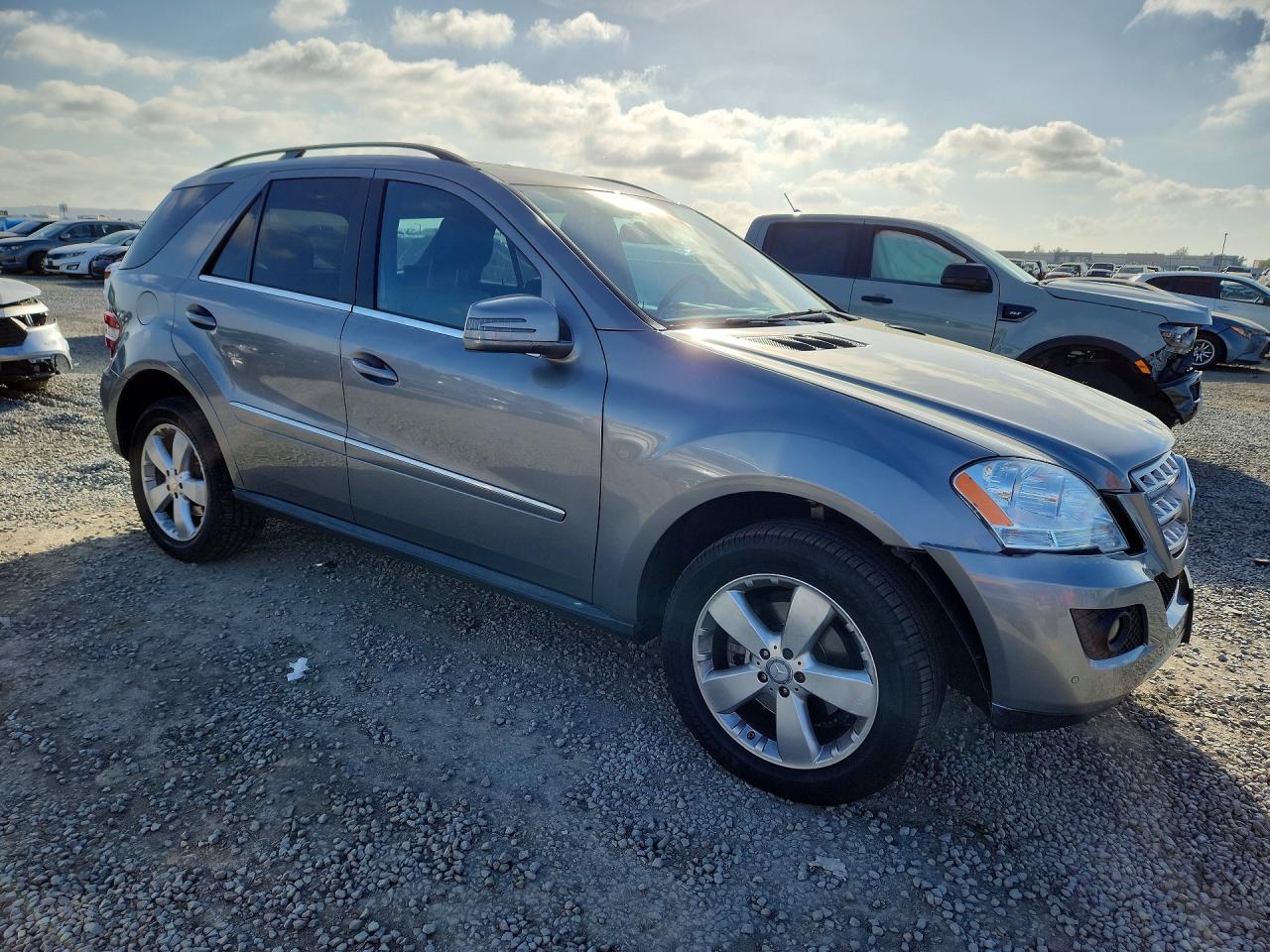 2011 MERCEDES-BENZ ML 350 photo 7