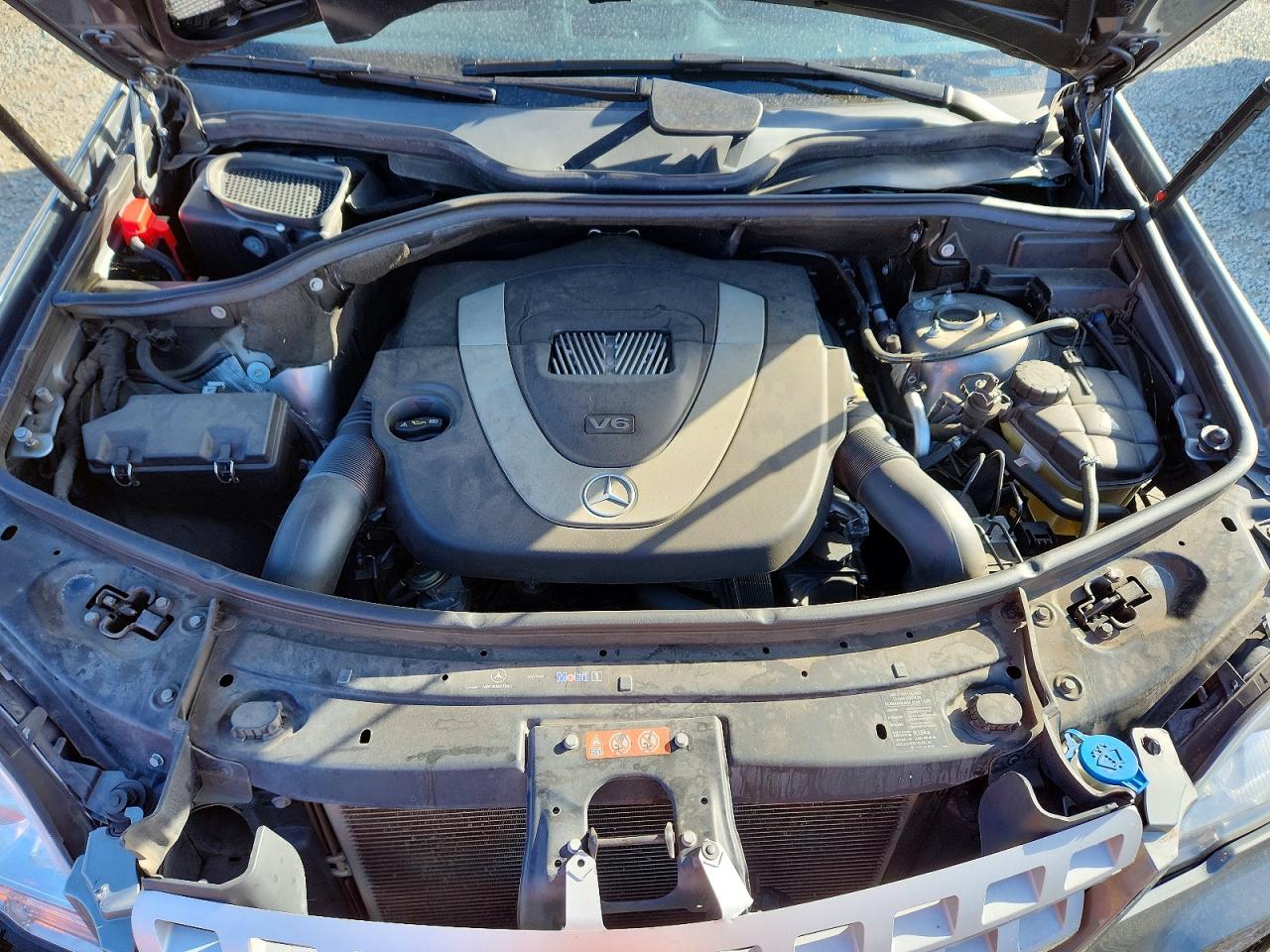 2011 MERCEDES-BENZ ML 350 photo 23