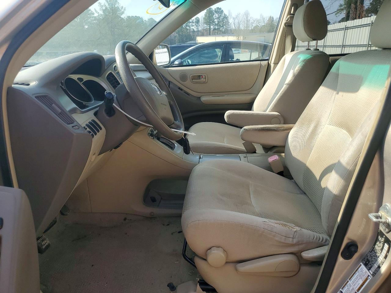 2004 TOYOTA HIGHLANDER BASE photo 7