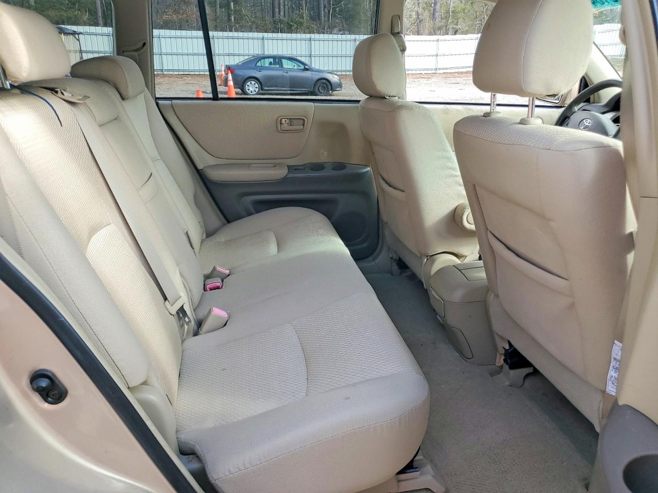 2004 TOYOTA HIGHLANDER BASE photo 10