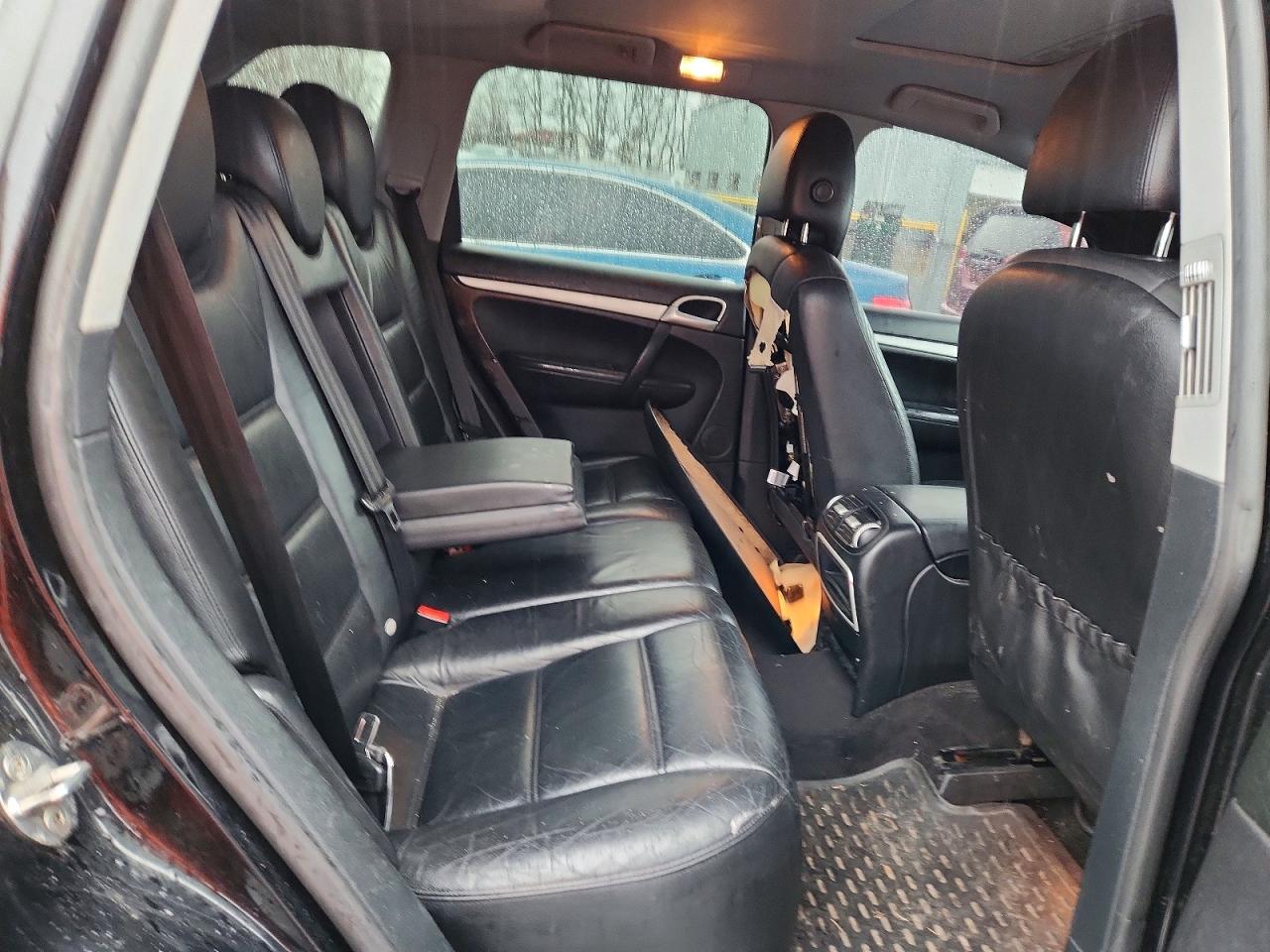 2005 PORSCHE CAYENNE S photo 10
