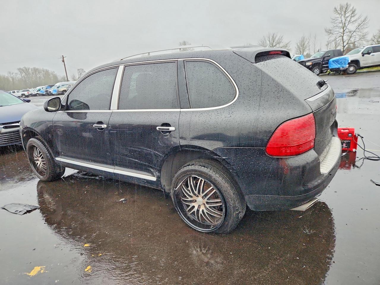 2005 PORSCHE CAYENNE S photo 2
