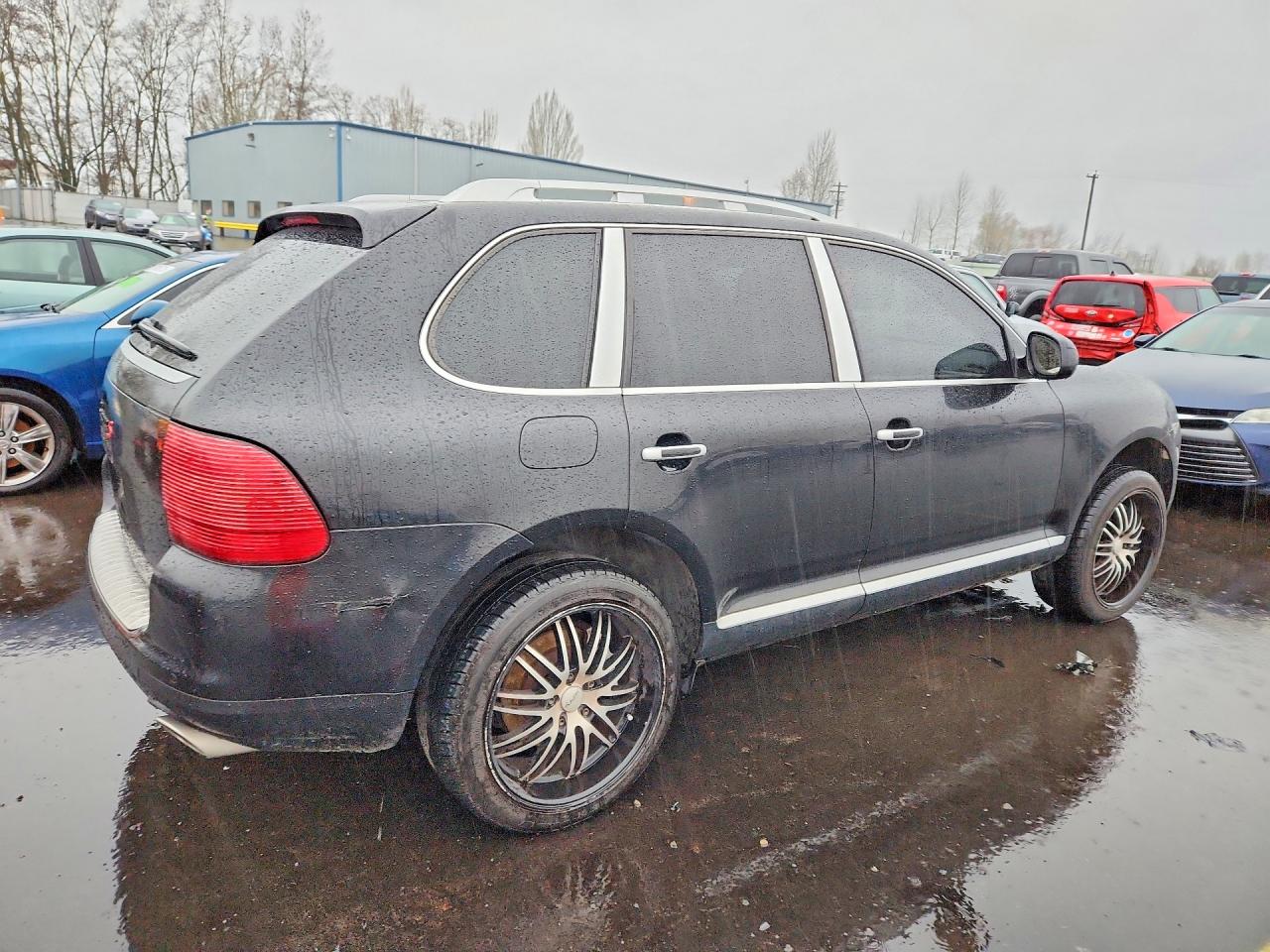 2005 PORSCHE CAYENNE S photo 3