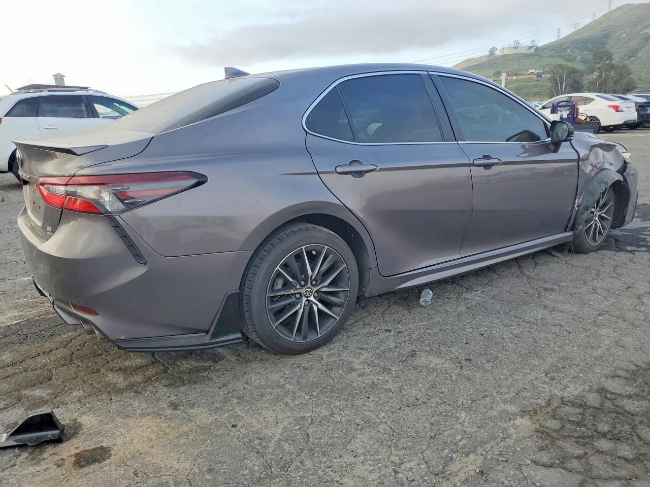 2022 TOYOTA CAMRY SE photo 7