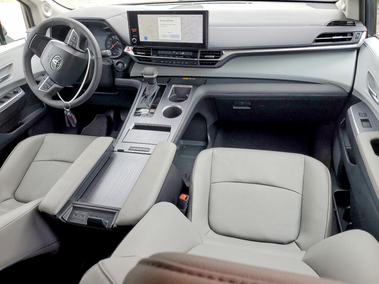 2025 TOYOTA SIENNA XLE 8-PASSENGER photo 20