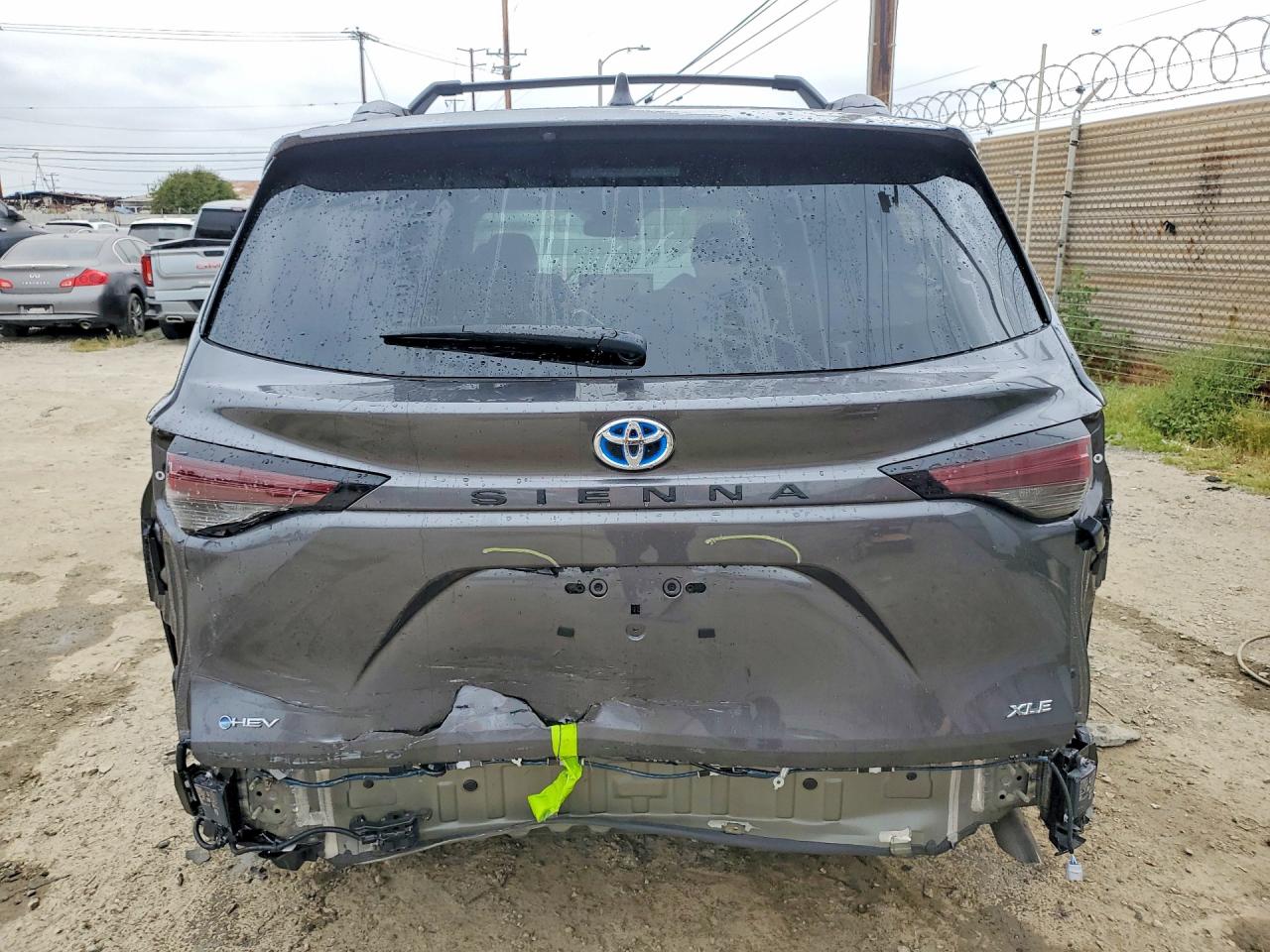 2025 TOYOTA SIENNA XLE 8-PASSENGER photo 16