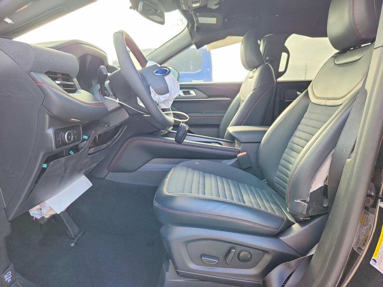 2025 FORD EXPLORER ST-LINE photo 13