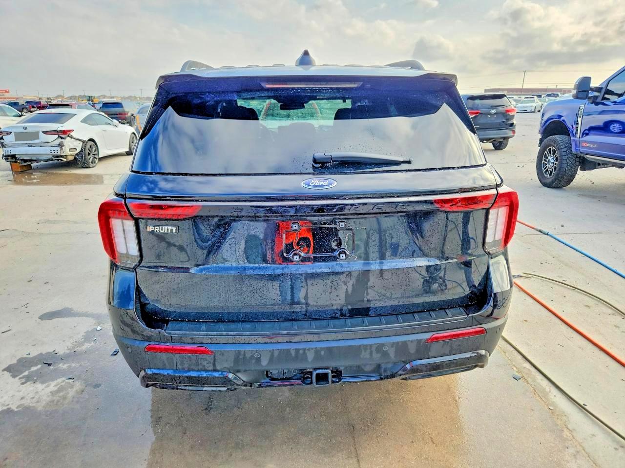2025 FORD EXPLORER ST-LINE photo 11