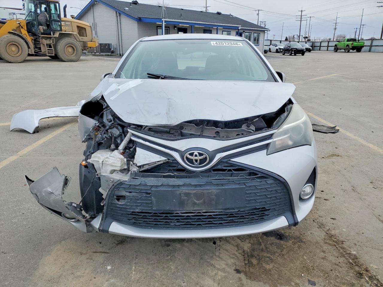 2016 TOYOTA YARIS photo 9